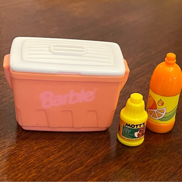 Barbie 1990’s Lot Picnic Table Barbecue Grill Food Cooler Basket Blanket Guitar - Picture 6 of 13